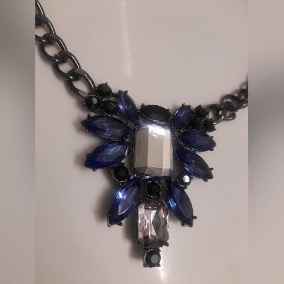 BaubleBar Statment Necklace with Box - Picture 3 of 11